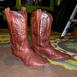 Vintage brown cowboy boots for men
